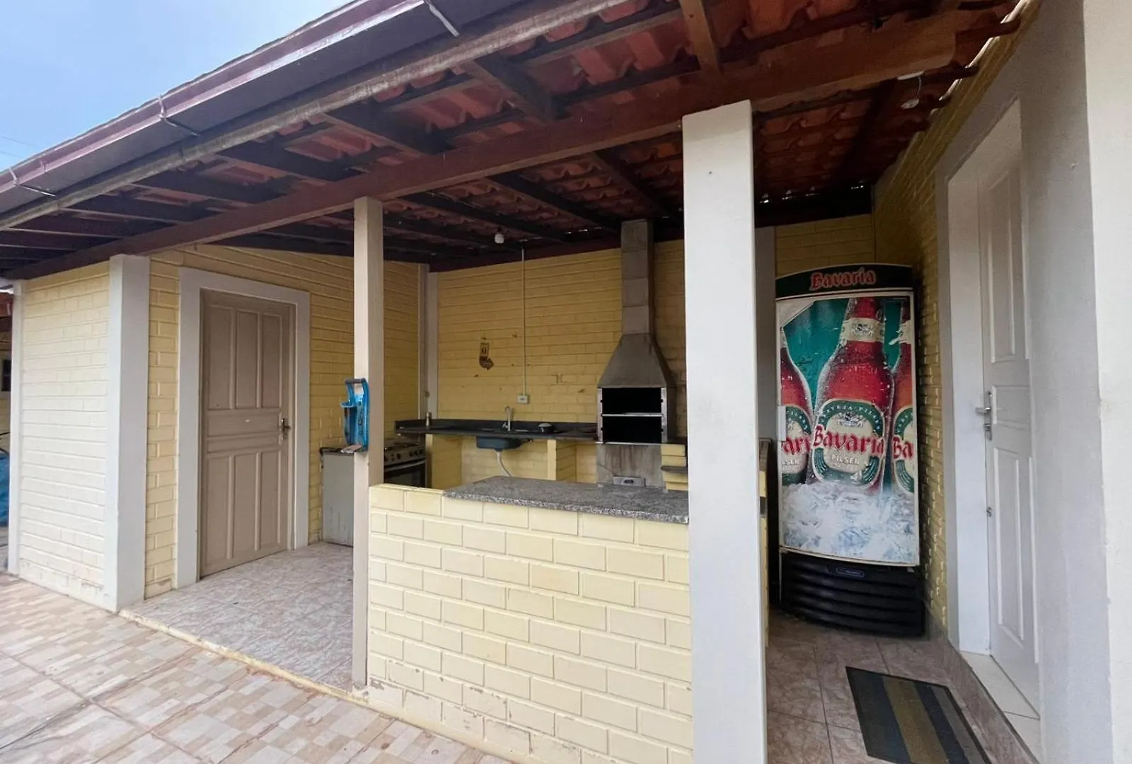 Casa Amarela Na Lagoa De Ibiraquera 因比图巴 巴西
