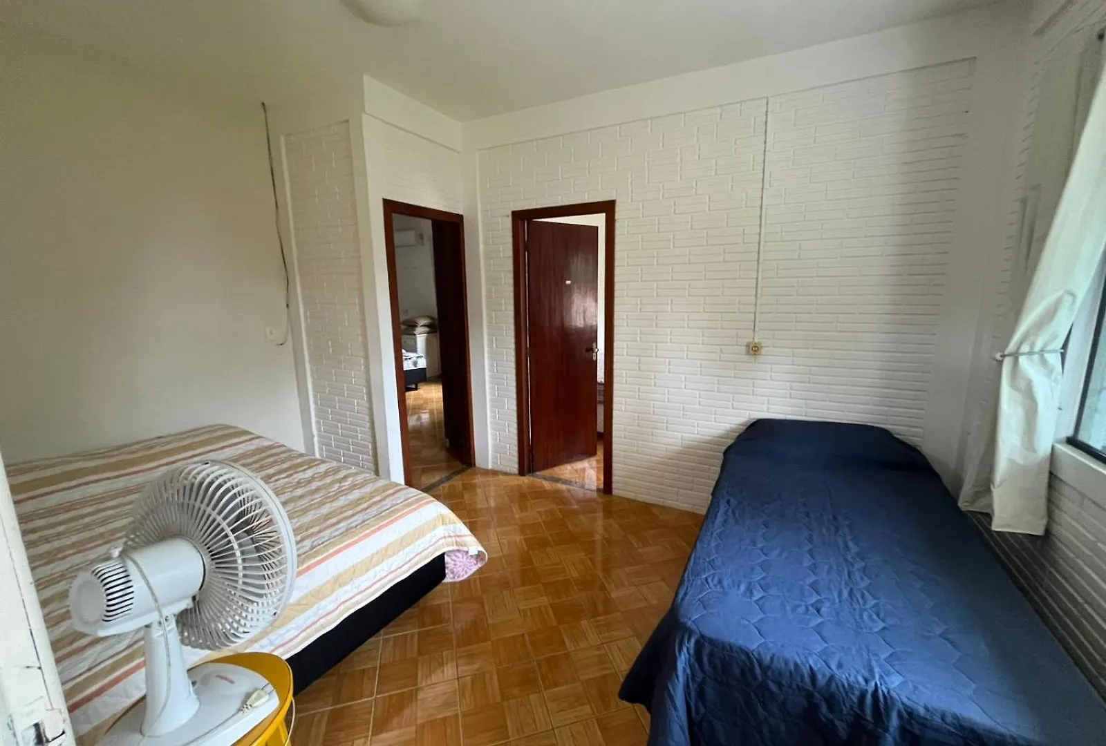 Casa Amarela Na Lagoa De Ibiraquera 因比图巴 0*,  巴西